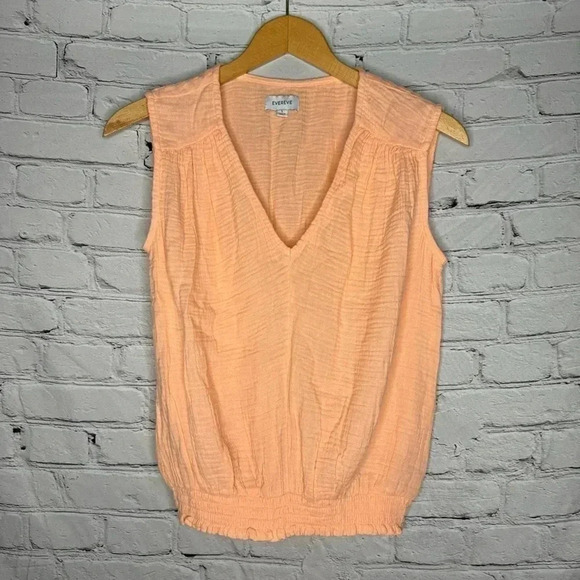 Evereve Tops - Evereve Peach Connor Smocked V-Neck Top Women’s size Small